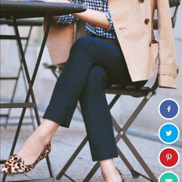 Meet your Posher, Jeannette - Picture 1 of 1